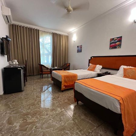 Ats Willingdon Hotel Kochi Exterior foto