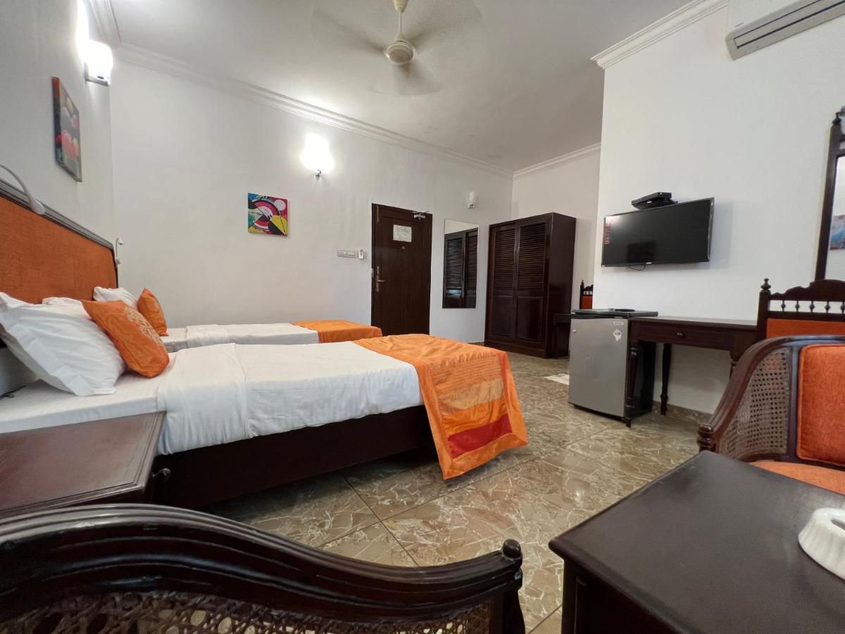 Ats Willingdon Hotel Kochi Exterior foto