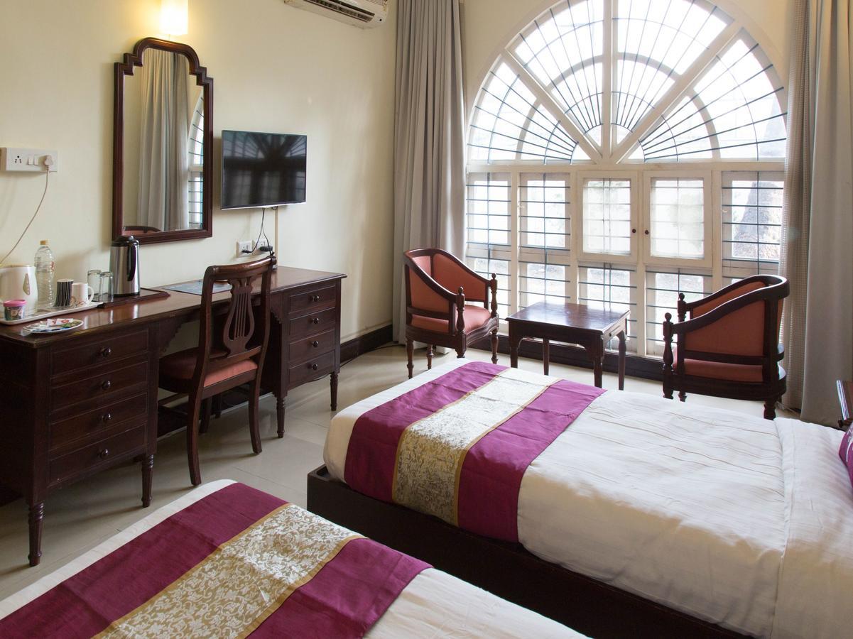 Ats Willingdon Hotel Kochi Exterior foto