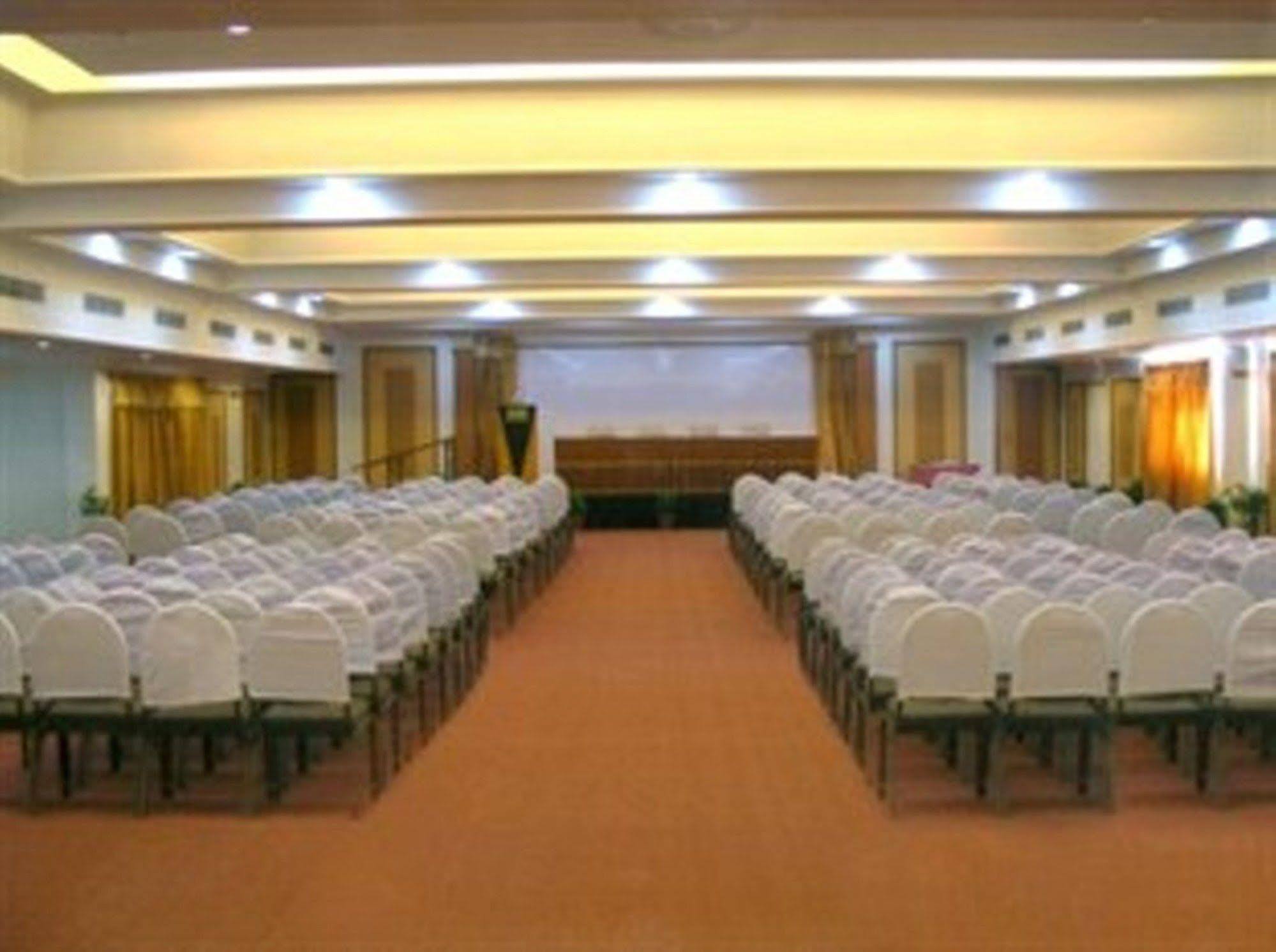 Ats Willingdon Hotel Kochi Exterior foto